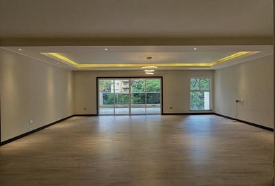 3 Bed Apartment with En Suite in Riverside - 2