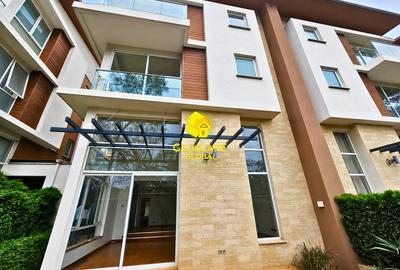 5 Bed House with En Suite in Lavington - 2