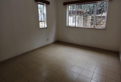 3 Bed Apartment with En Suite in Lavington - 4