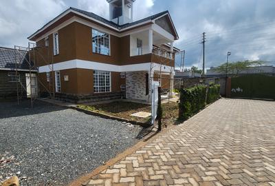 4 Bed House with En Suite at Rimpa