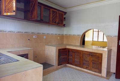 3 Bed Apartment with Borehole at Customs - 2