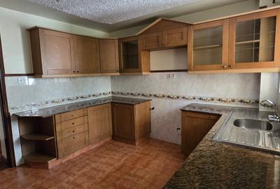 3 Bed Apartment with En Suite in Lavington - 2