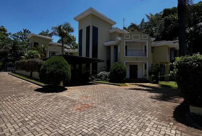 5 Bed Townhouse with En Suite at James Gichuru