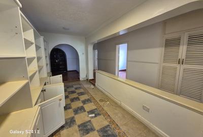 4 Bed House with En Suite at Spring Valley - 3