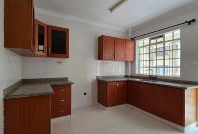 3 Bed Apartment with En Suite in Lavington - 4