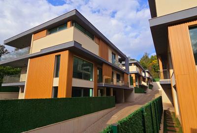 5 Bed Townhouse with En Suite at Garden Villa - 2