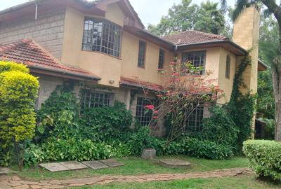 4 Bed Townhouse with En Suite in Karen - 2