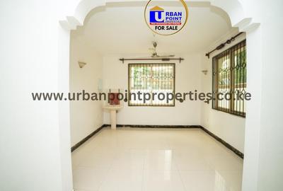 4 Bed Townhouse with En Suite in Shanzu - 3