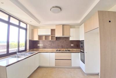 3 Bed Apartment with En Suite at Riverside Drive - 2