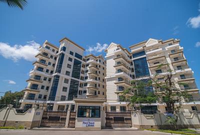 3 Bed Apartment with En Suite in Tudor - 3