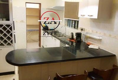 Serviced 2 Bed Apartment with En Suite at Rosslyn - 2