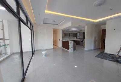 Serviced 2 Bed Apartment with En Suite at Links Road - 4