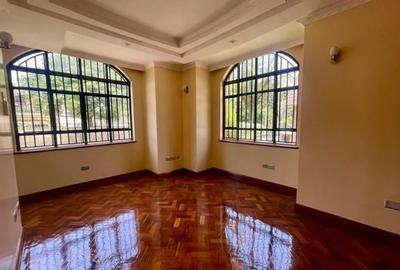 4 Bed Villa with En Suite in Lavington - 4