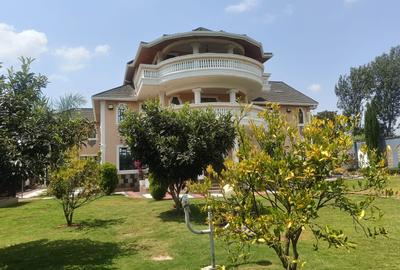 5 Bed House with En Suite at Runda - 2