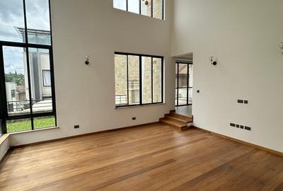 5 Bed Villa with En Suite in Lavington - 2