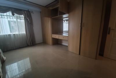 2 Bed Apartment with En Suite in Westlands Area - 3