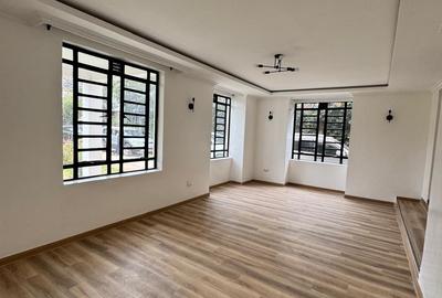 5 Bed Townhouse at Near Galleria Mall - 4