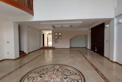 5 Bed Townhouse with En Suite at Convent Drive - 4
