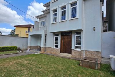 5 Bed Villa with En Suite in Lavington - 2