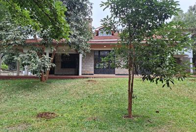 5 Bed Townhouse with En Suite at - 2