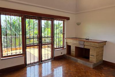 5 Bed Townhouse with En Suite at Runda Park - 4