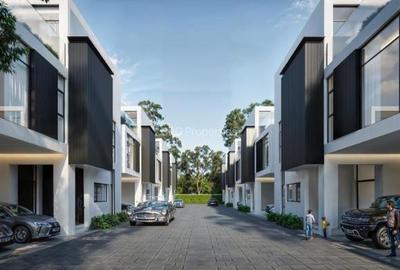 5 Bed Townhouse with En Suite in Lavington - 4