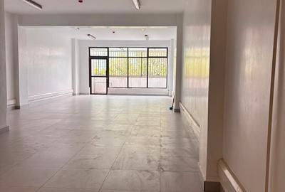 1,100 ft² Commercial Property with Service Charge Included in Westlands Area - 2