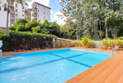 3 Bed Apartment with En Suite at Riverside Drive - 3