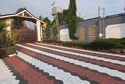 6 Bed House with En Suite in Runda - 2