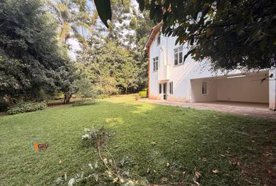 4 Bed House with Swimming Pool in Rosslyn - 3