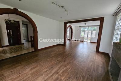 5 Bed House with En Suite in Rosslyn - 4