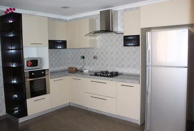 3 Bed Apartment with En Suite at Oloitoktok Road - 4