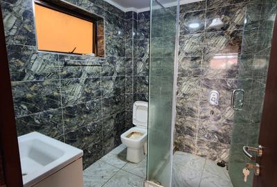 5 Bed Townhouse with En Suite at Lavington - 4