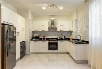 Serviced 2 Bed Apartment with En Suite in Riverside - 4