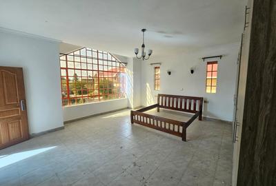 4 Bed Townhouse with Garden in Kitengela - 2