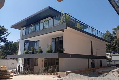 5 Bed Townhouse with En Suite at Jacaranda Avenue