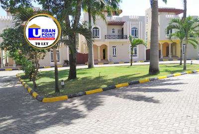 5 Bed Villa with En Suite in Nyali Area - 4