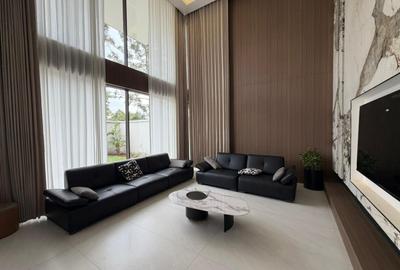 5 Bed Villa with En Suite in Lavington - 2