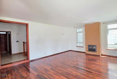 5 Bed Townhouse with En Suite at Lavington Green - 3