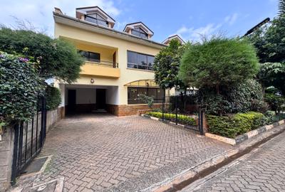 5 Bed Townhouse with En Suite in Lavington