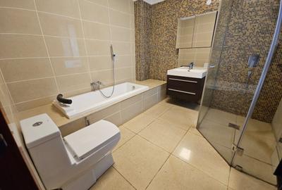 2 Bed Apartment with En Suite in Parklands - 4