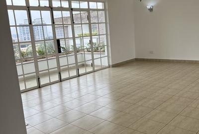 3 Bed Apartment with En Suite at 2026-438 3 Bed - 3
