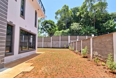 5 Bed Townhouse with En Suite in Lavington - 4