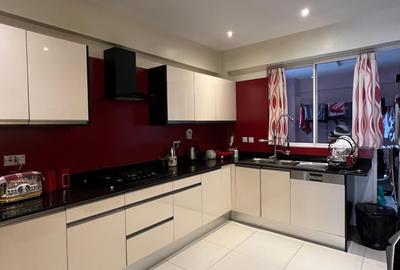 Furnished 4 Bed Apartment with En Suite in Parklands - 2