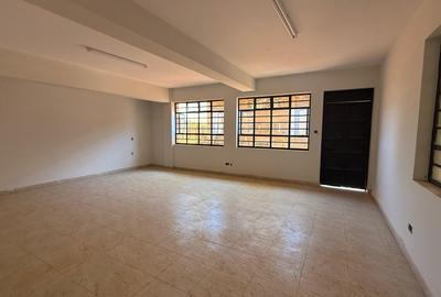 6,000 ft² Warehouse with Service Charge Included in Ruiru - 2