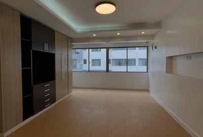4 Bed Apartment with En Suite at Hatheru Road - 4