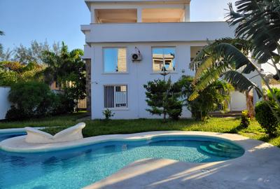 3 Bed House with En Suite in Diani