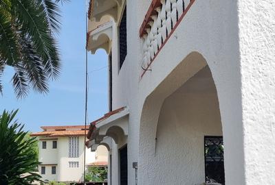 4 Bed House with En Suite at Portreitz - 3