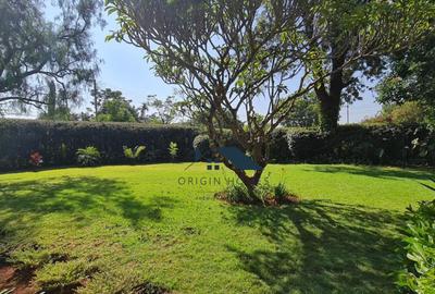 4 Bed House with En Suite at Lavington - 3