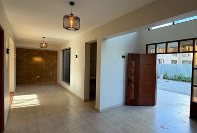 6 Bed Townhouse with En Suite in Karen - 3